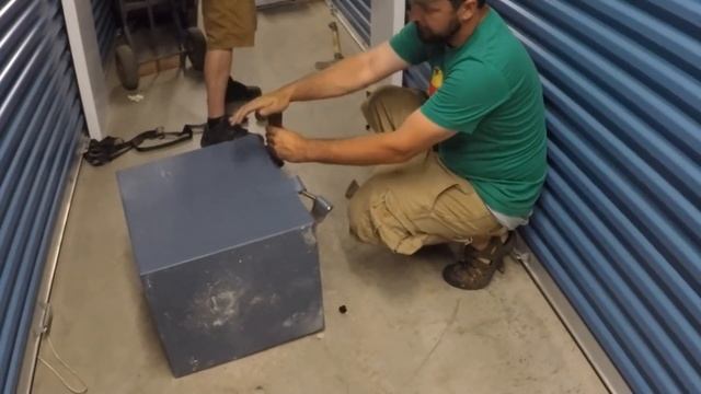 Breaking in to a Locked Safe from a Storage Auction! WHAT IS INSIDE??? смотреть онлайн