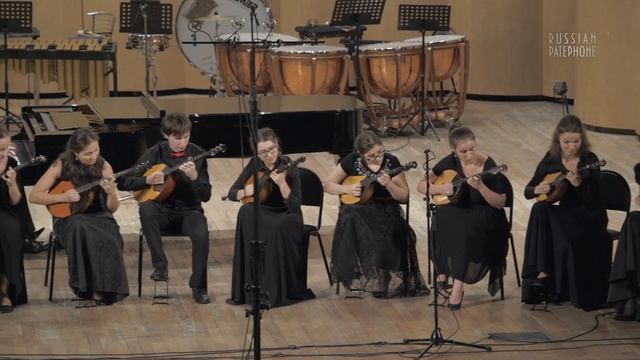 «Светлячки» - УНИСОН ДОМРИСТОВ / Unison of domrists plays Romanian folk dance "Fireflies" смотреть онлайн