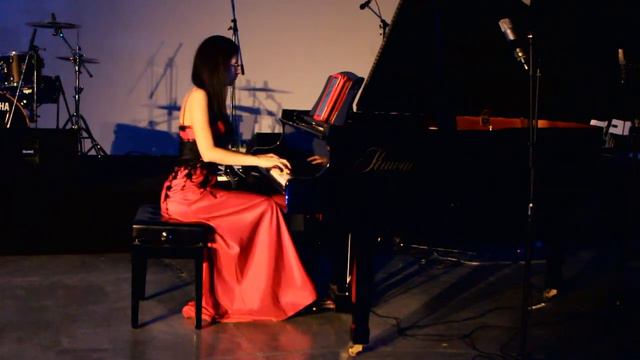Viktoriya Zaharieva performing 'Ah kude e moite libe' Bulgarian folklore song смотреть онлайн