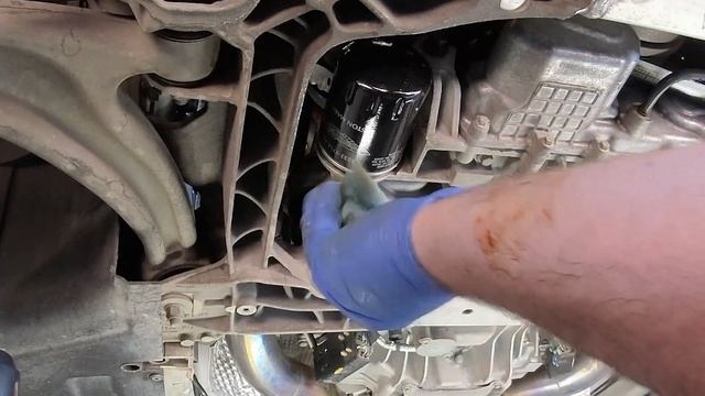 Aston Martin V8 Vantage Oil and Filter Change (4.3L) 2005-2008 смотреть онлайн