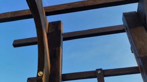 Пергола своими руками. Нюансы постройки, особенности конструкции, что получилось..mp4