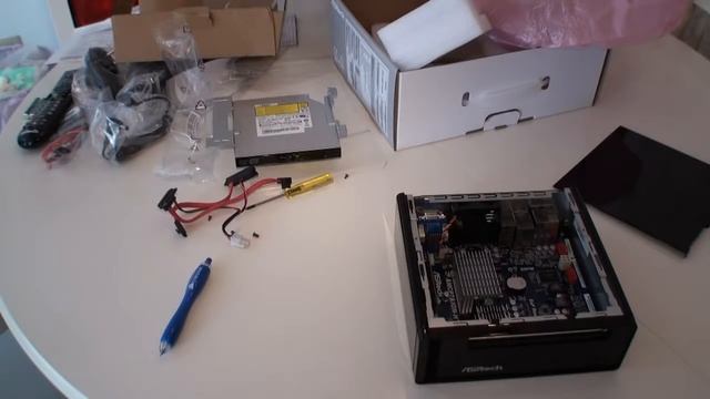 ASRock ION 330HT BD Nettop Unboxing And Undressing
