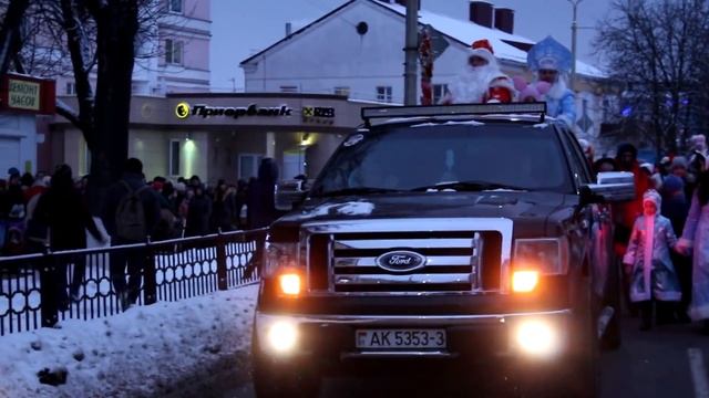 Шествие Дедов Морозов и Снегурочек Речица 2018 смотреть онлайн