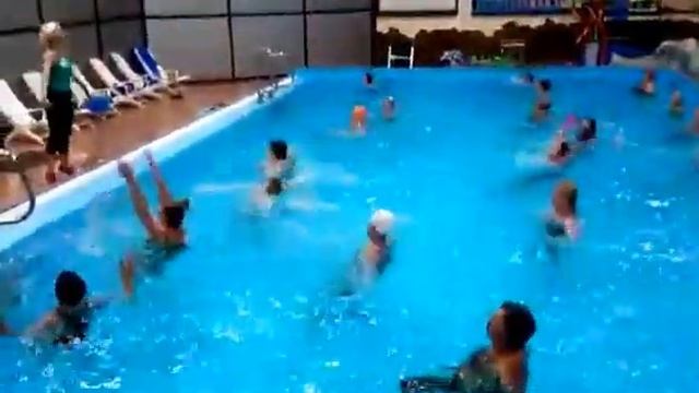 Aqua ABS (аквааэробика с поясами). Разминка. смотреть онлайн