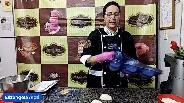 Aula com Elizângela Aldá -Receita: Ovo Mil Folhas com Creme.Mousseline смотреть онлайн