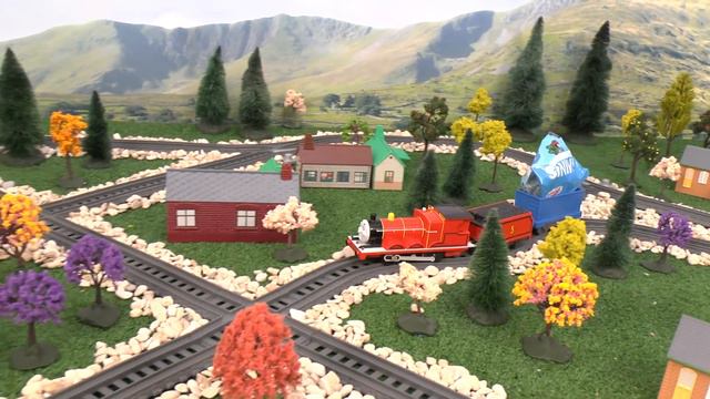 Thomas The Train and Percy find some Missing Track with Tom Moss смотреть онлайн