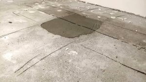 Тест высохшего тонкого слоя плиточного клея ...