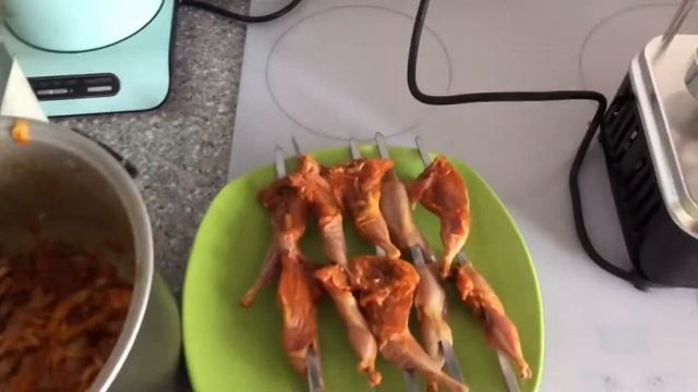 ПЕРЕПЕЛИНЫЕ ОКОРОЧКА НА ЭЛЕКТРОШАШЛЫЧНИЦЕ!ПУШКА! смотреть онлайн