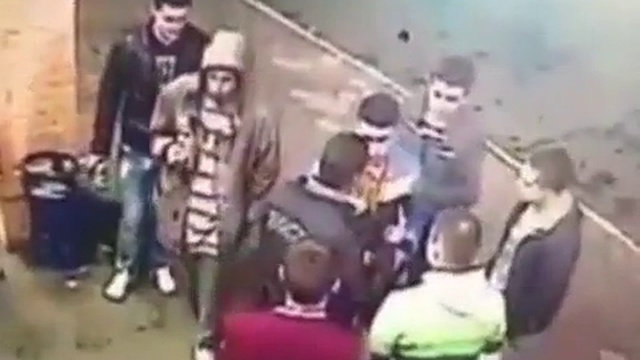 Драка.двоих ушатал