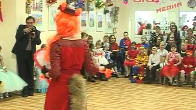 Юные художники на Новогоднем представлении смотреть онлайн