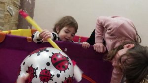 VLOG Помогаю Наде открыть канал. Даша и Алиса дуреют.