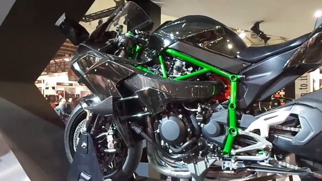 Kawasaki H2R on EICMA 2017 смотреть онлайн
