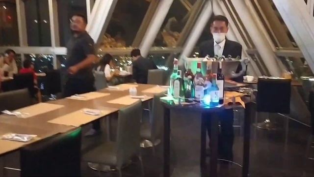 Небоскребы.Ужин на крыше.Бангкок.Таиланд. смотреть онлайн