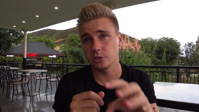 Маленькие деньги, большие возможности: 4 способа куда вложить 100 долларов и заработать смотреть онлайн