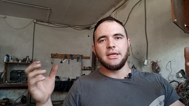 Поехал ремонтировать погрузчик, договорился на ремонт завода. Стартер автомобиля не работает.причин смотреть онлайн