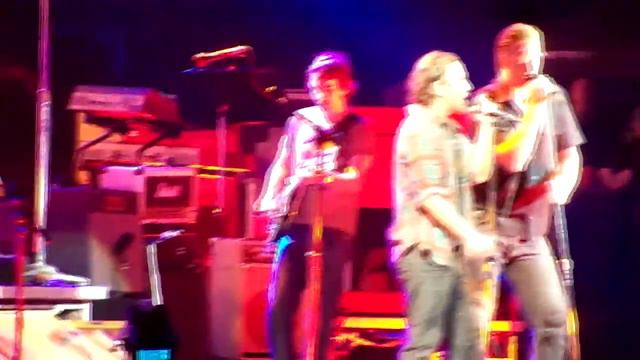 Pearl Jam - In The Moonlight w/Josh Homme - Alpine Valley (September 3, 2011) смотреть онлайн