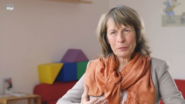 Когда дети плачут: об утешении и успокоении смотреть онлайн