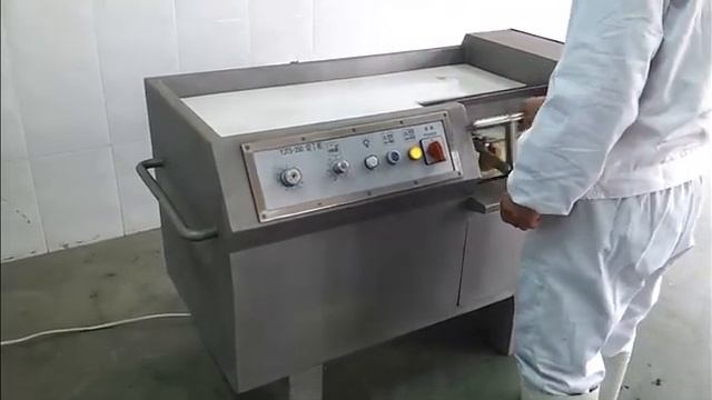 Нарезка замороженного мяса QD-01 (мелк.фракция) смотреть онлайн