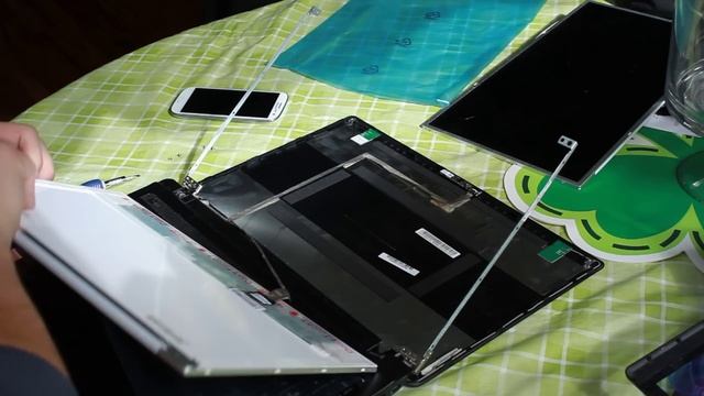 Laptop screen replacement / How to replace laptop screen [Asus X53U] смотреть онлайн