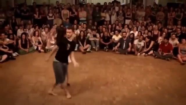 Девочка в платье из ситца Band ODESSA смотреть онлайн