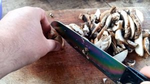 Рецепт самой вкусной печени. Куриная печень с молодолй картошкой. Печёнка на мангале. Куриная печен