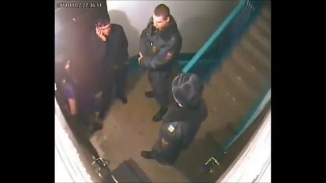 15 МИНУТ ИЗ ЖИЗНИ ОДНОГО ПОДЪЕЗДА, ГДЕ ТО В РОССИИ смотреть онлайн