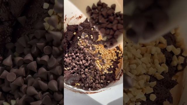 Шоколадные печенья за 10 минут ?. Рецепт в комментах) смотреть онлайн