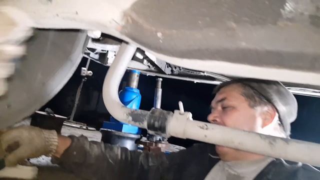 Renault Т - замена рессоры смотреть онлайн