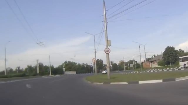 Школьник устроил погоню / На колёсах смотреть онлайн