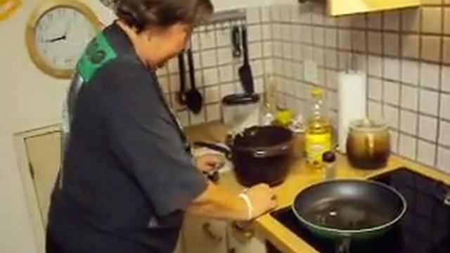 Babicka-bramborak смотреть онлайн