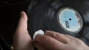 Как быстро удалить песок с Vinyl-овой пластинки.