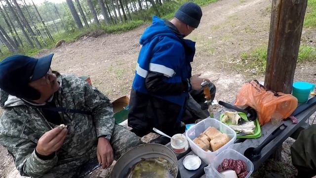 Уха на озере. Июнь 2019. Рыбалка в России.Летняя рыбалка. Дымим.Прикол.