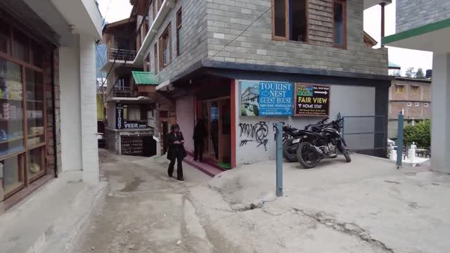 Walking Tour. Old Manali. India смотреть онлайн