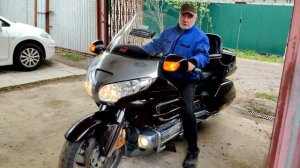 Установка тяжелого мотоцикла на центральную подножку