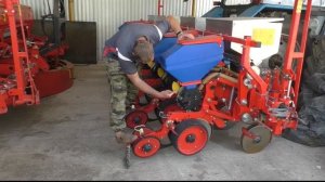 Очень информативный отзыв. Практически, обзор. Сеялка пропашная точного высева ТС М 8000А.