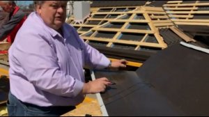 Монтаж ендовы на кровле из металлочерепицы. Стык двух ендов. Монтаж металлочерепицы. УНИКМА.