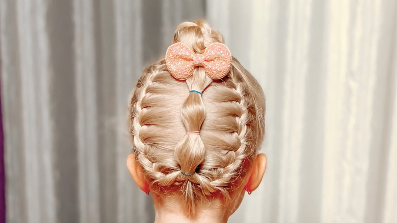 Простая прическа. Прически для девочек смотреть онлайн