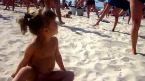 10 Прогулка на море Зарядка на пляже Ловля медуз Купание в море