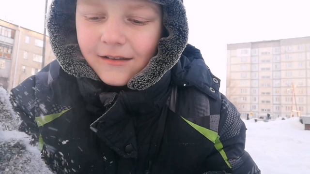 СТРОИМ ФИГУРЫ ИЗ СНЕГА ЧЕЛЛЕНДЖ!! смотреть онлайн
