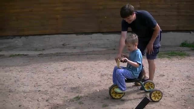 Макар на велосипеде смотреть онлайн