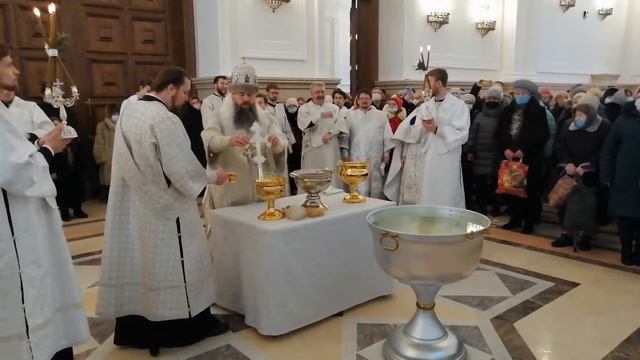 Крещение в Спасском кафедральном соборе смотреть онлайн