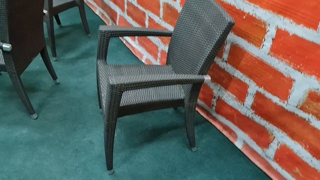 кресла из искусственного ротанга