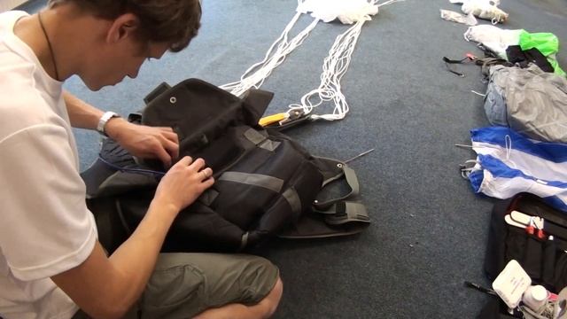 Сборка парашютной системы установка прибора в Ранец Кентавр Т смотреть онлайн