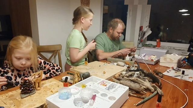 Ёлочные игрушки, мастер класс от Евы и Веры смотреть онлайн