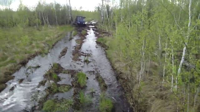 самодельный гусеничный вездеход на болоте смотреть онлайн