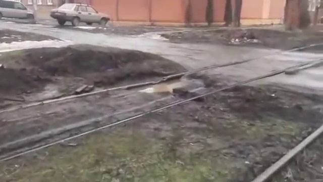 Первый в России трамвай-внедорожник смотреть онлайн