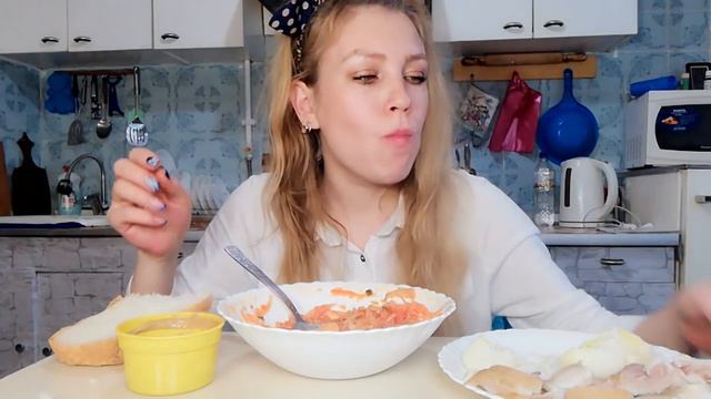 Мукбанг//БОРЩ САЛО.вот и хейторы появились🙈💃 смотреть онлайн