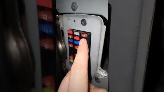 Chevrolet lacetti 1,8 Ремот второго прикуривателя смотреть онлайн