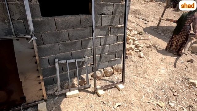 Painting the house and teaching children to read and write and preparing lunch by a nomadic family смотреть онлайн