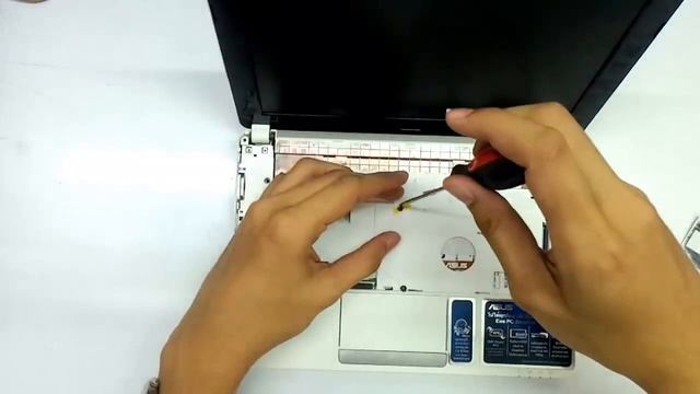 How to take apart/disassemble Asus EEE PC 1015B laptop смотреть онлайн